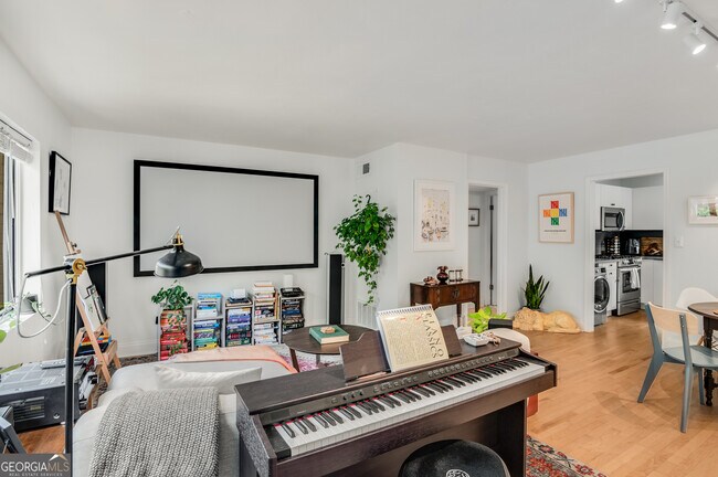 Photo - 96 Ardmore Pl NW Unit APT 3