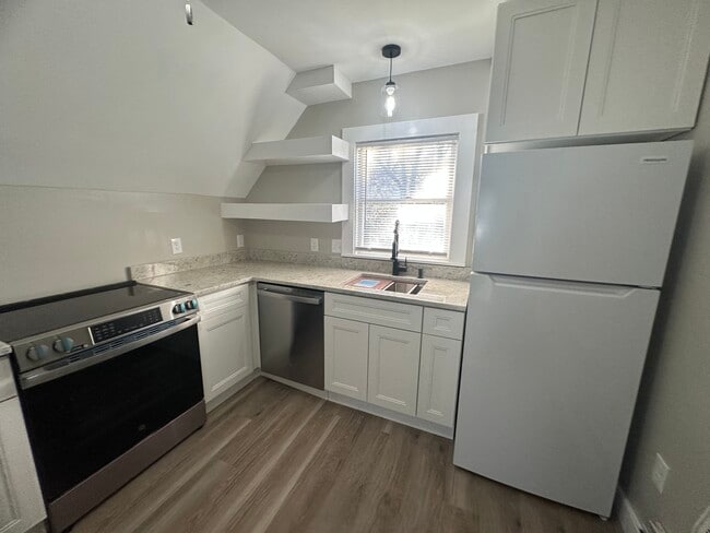 Photo - 17 Central St