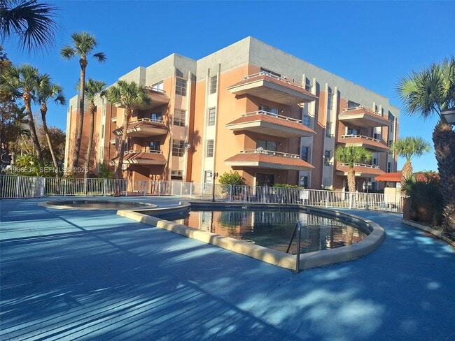 Building Photo - 17600 NW 68th Ave Unit B4009