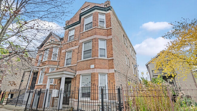Building Photo - 2255 S Whipple St Unit 1 Rental