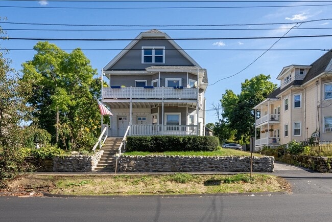 Building Photo - 144 Waverly Rd Unit 1