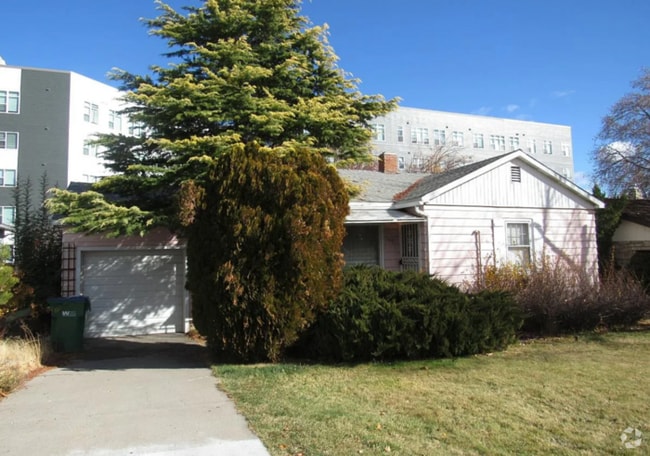 Building Photo - 1540 Hillside Dr Rental