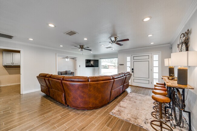 Photo - 1603 Mc Clintic St