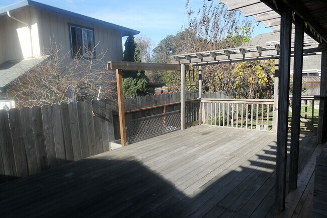 Photo - 139 Montebello Dr