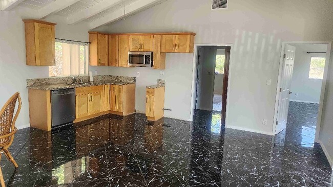 Photo - 17251 Gresham St