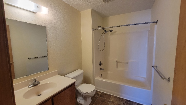 Photo - 1049 13th St N