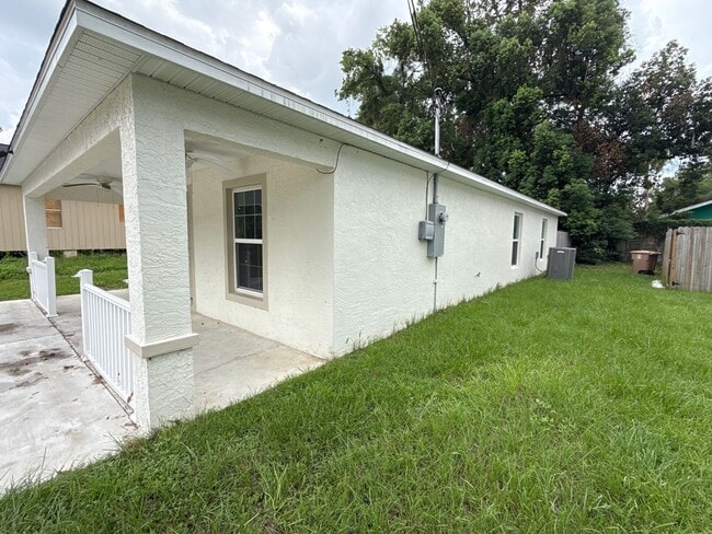 Photo - 986 NW 1st St