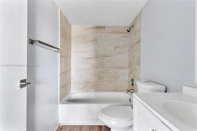 Photo - 5820 NW 17th Pl Unit 112
