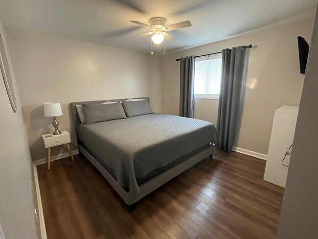 1st Bedroom - 716 Marsh St Unidad 10