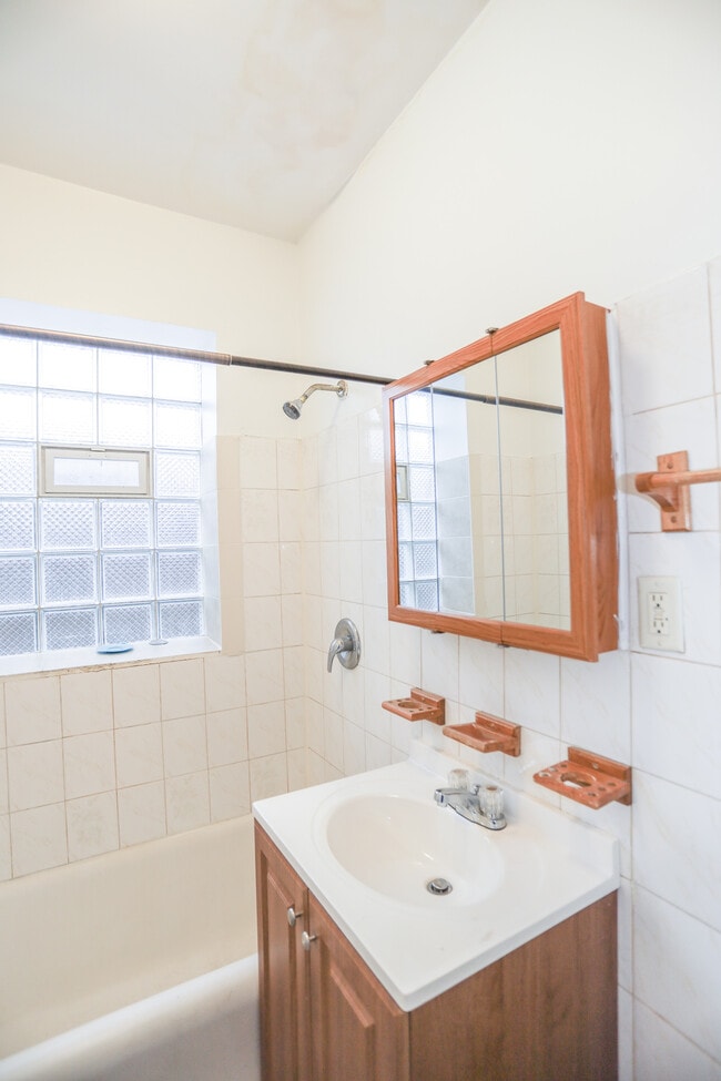 Photo - 3941 W Dakin St Unidad #3A