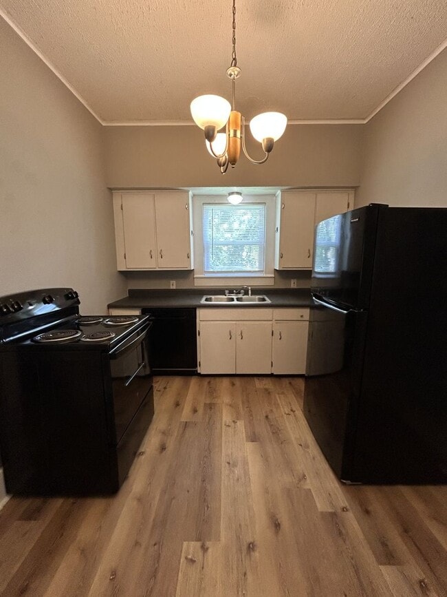 Photo - 706 W Kansas St