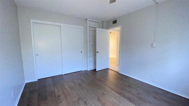 Photo - 1900 NE 8th Ct Unit #204 victoria park