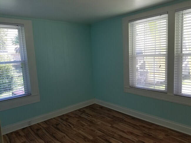 Bedroom - 104 N Olive St