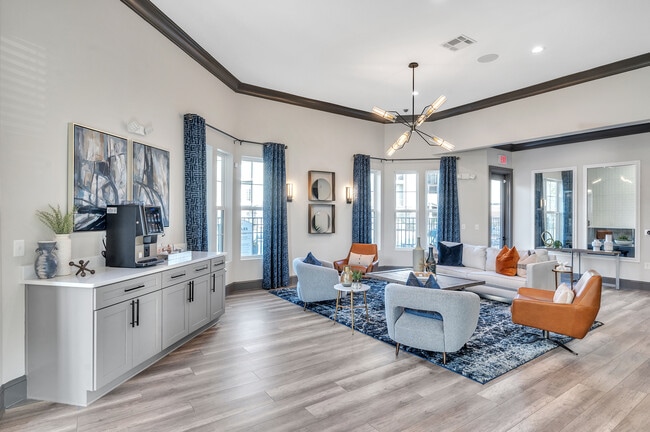 Clubhouse - The Pointe at Heritage Apartments