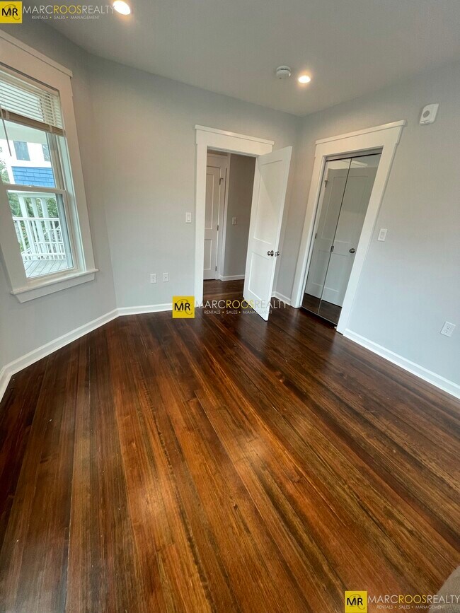 33 Raymond Ave Unit 2