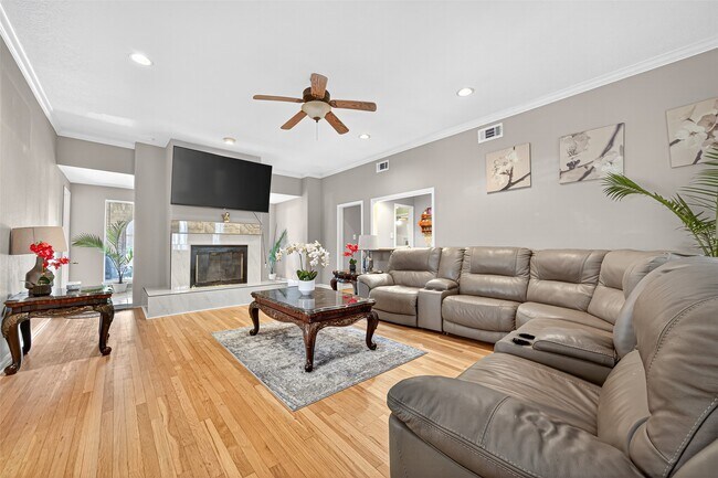 Photo - 25314 Lynbriar Ln