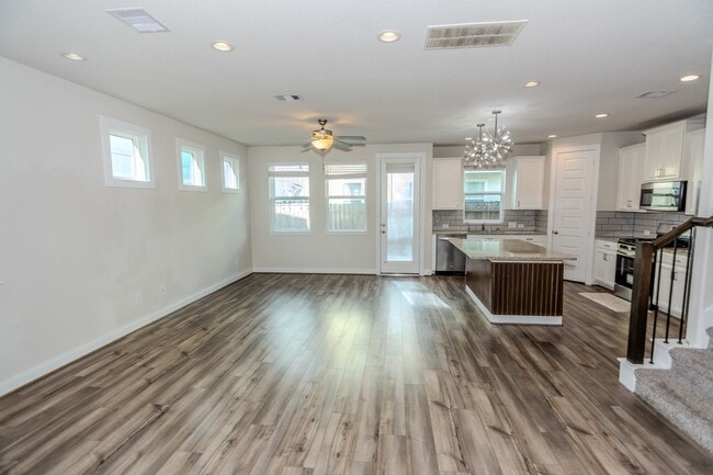 Photo - 4120 Split Ivy Dr