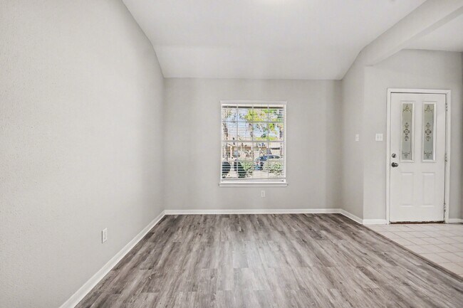 Photo - 9478 Carmalee St