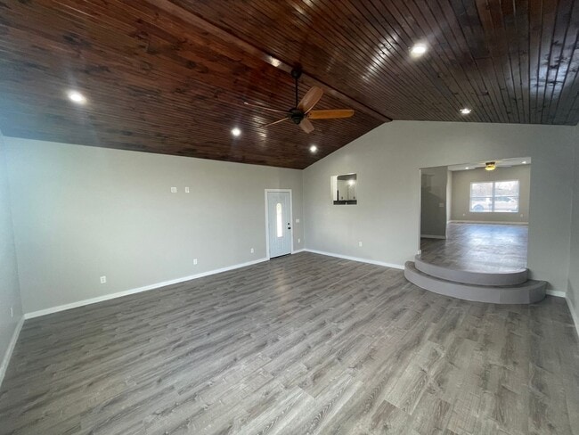 130 Pinyon Ave