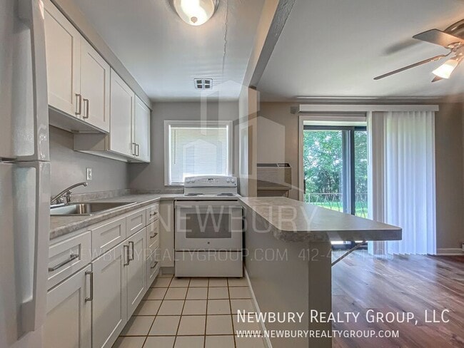 Building Photo - 1848 Chessland St Unit Apt. 6