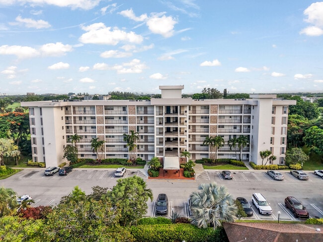3000 N Palm Aire Dr Unit 407