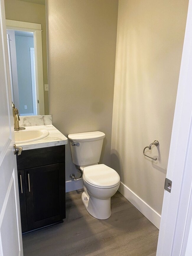 Photo - 242 NE College Dr