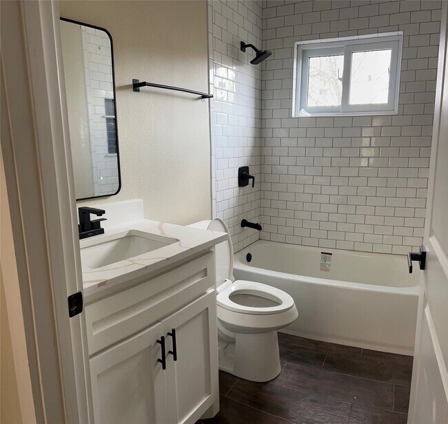 Photo - 1148 Panama St