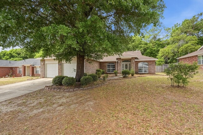 Photo - 123 Steeplechase Dr