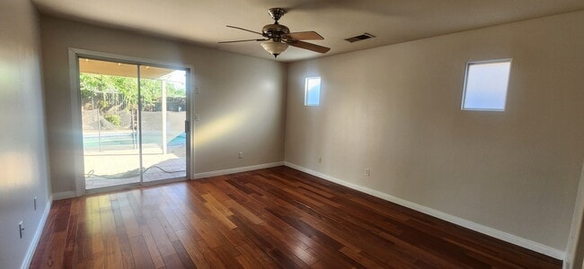 Photo - 9810 Manhattan Dr