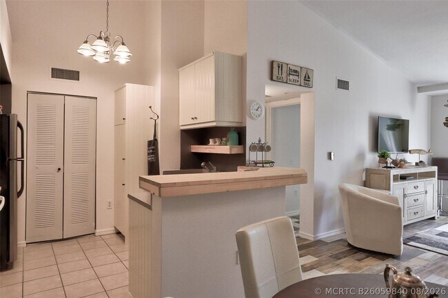 Photo - 322 Villa Cir Unit 322