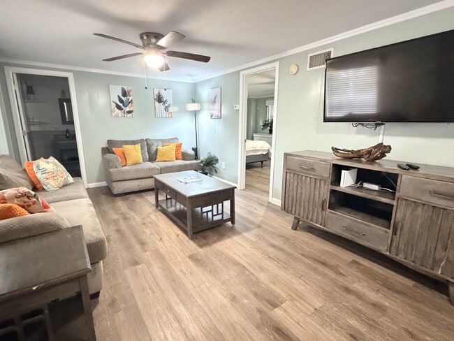 5708 Emerald Dr Unit 1