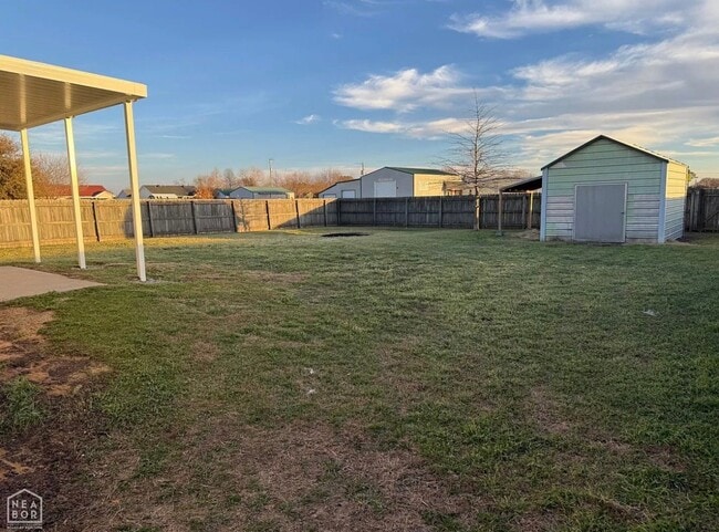 Photo - 326 Robinson St