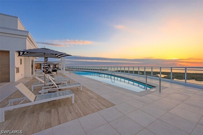 Photo - 13935 Old Coast Rd Unidad 1703