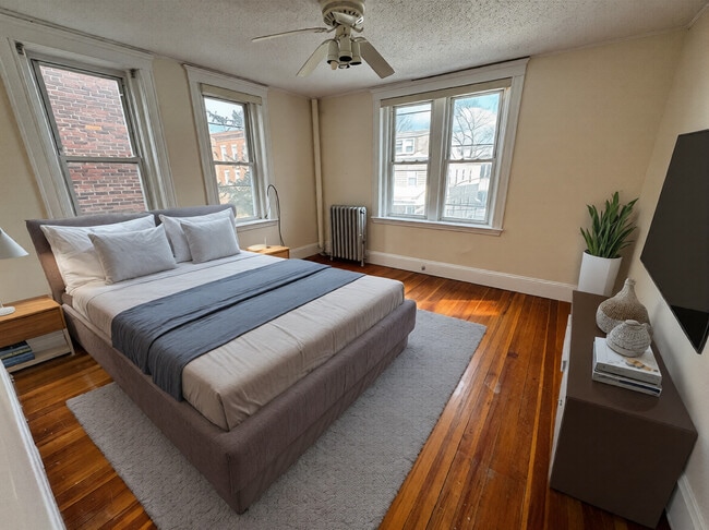 Building Photo - 8 Barrows St Unit 3