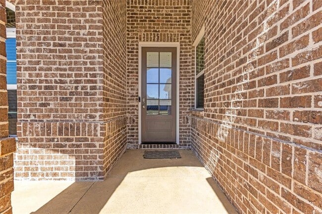 Photo - 816 Hedgefield Way