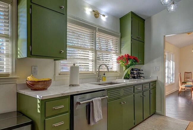 Photo - 4135 Hunt St SW