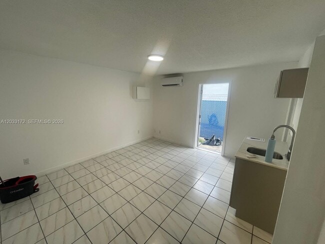 Photo - 1717 NW 16th St Unit B