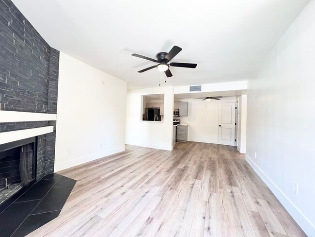 230 Mission Catalina Ln