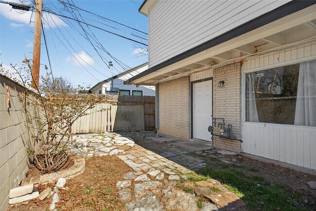 Photo - 1400 Braes Ridge Dr