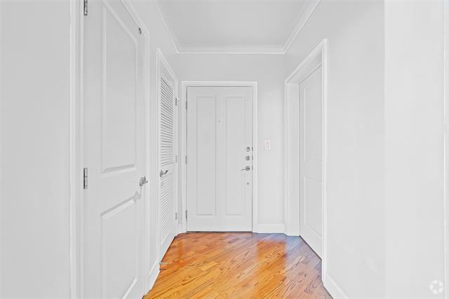 Building Photo - 500 Throckmorton St Unit 2701 Rental