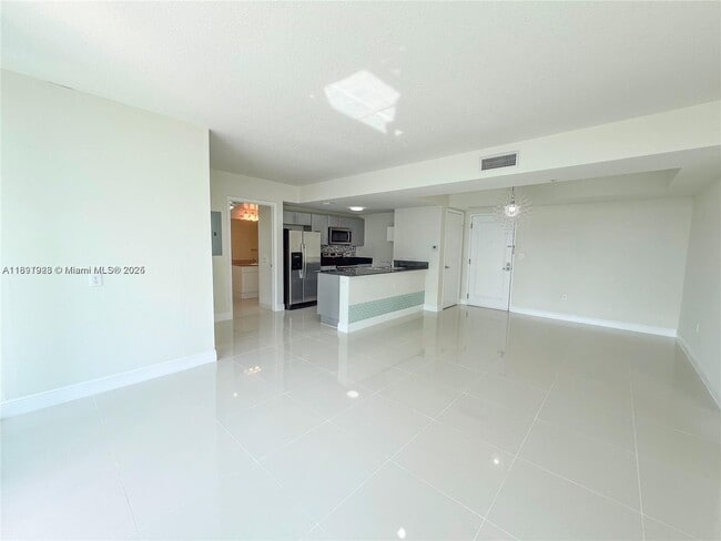 Photo - 1861 NW S River Dr Unidad 803