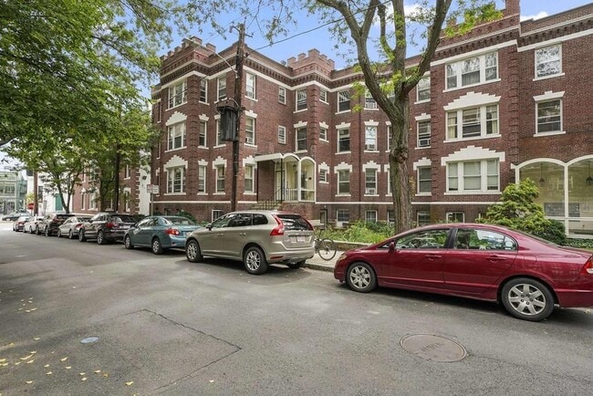 Photo - 2 Arlington St Unit 22