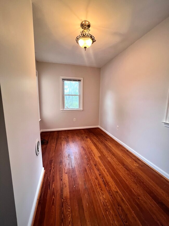 Photo - 5237 Old Alexandria Turnpike