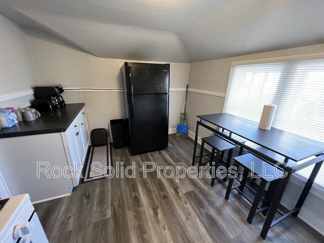 Photo - 1610 Pebrican Ave