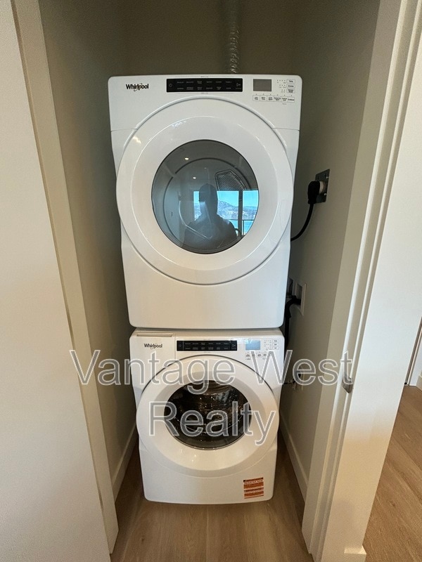 Photo - 3340-3340 Lakeshore Rd