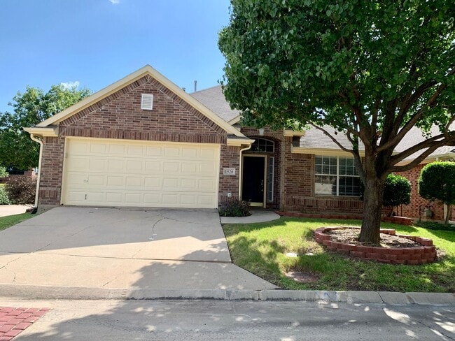 Building Photo - Cavender