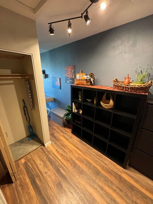 **Move In Special! **Elevate Your Living E... Condo Unit 4A Condo for