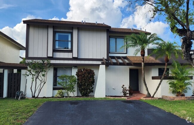 Building Photo - 12707 SW 66th Terrace Dr Rental