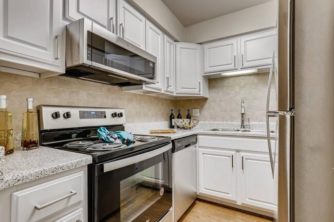 Building Photo - Creole on Yorktown Rental