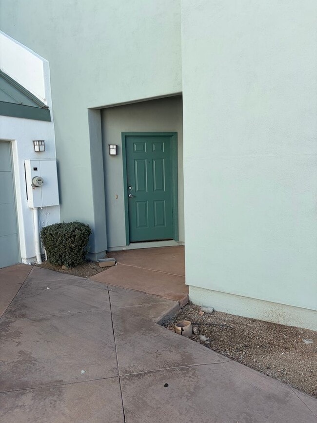 Photo - 2 Bedroom 2.5 Bath Townhome!